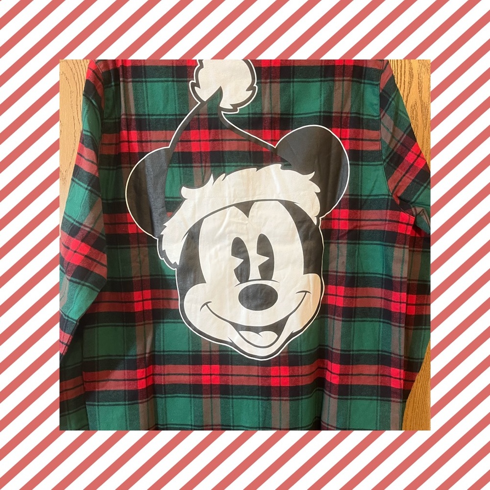 NIP Cakeworthy Santa Mickey Flannel Size Large Christmas NEW